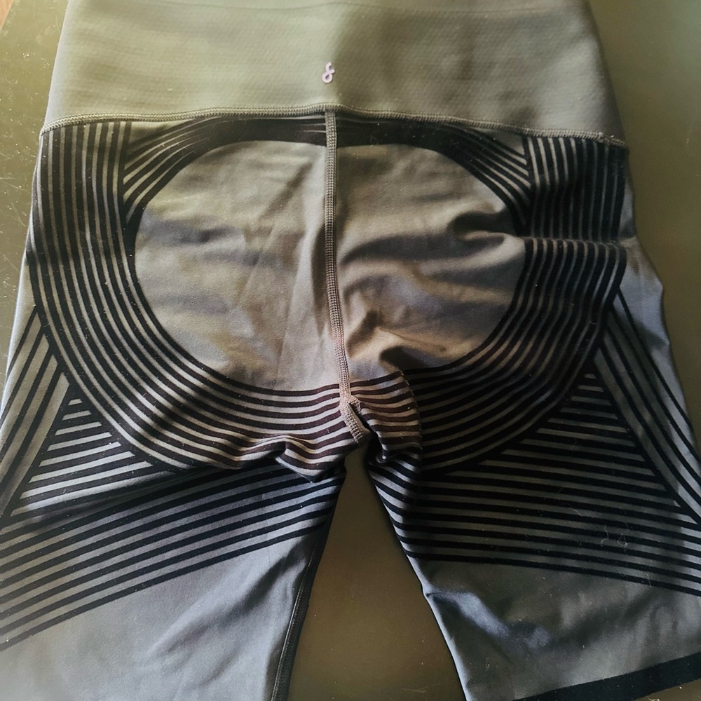 Fanka | Body Sculpt 9" Biker Shorts (Reversible Wear) Women's Size M/ L NWOT